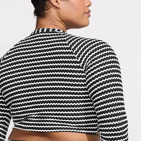 Land's End Plus Size Crochet long sleeve bikini top built-in bra black white 2X